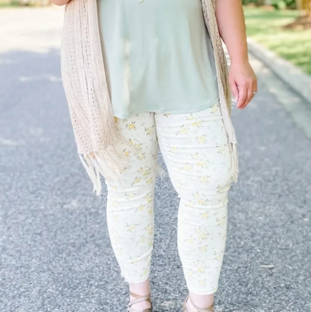 πSale Judy Blue sunshine floral khaki denim summertime summer ππ» Easter - Picture 6 of 8